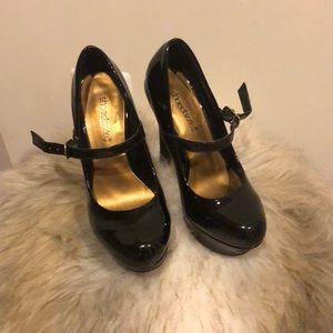 Black many Jane heels